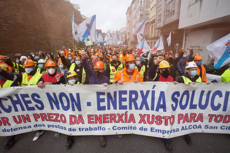 2020, Alcoa's unions ask for a better electricity tariff to ensure the company's profitability and its competitiveness to attract new capital.