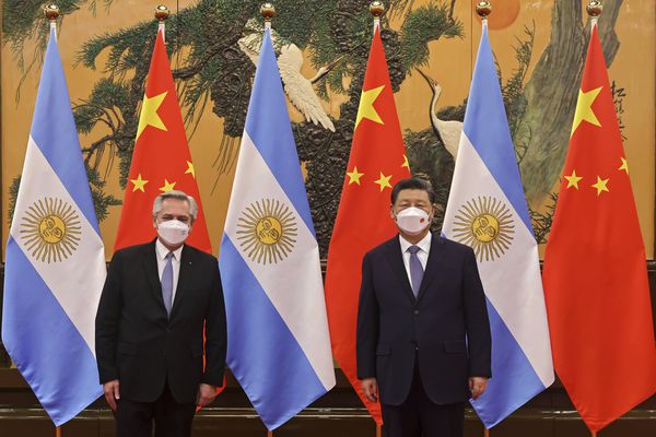 February 6, Xi receives Fernández for the inauguration of the Olympic Games