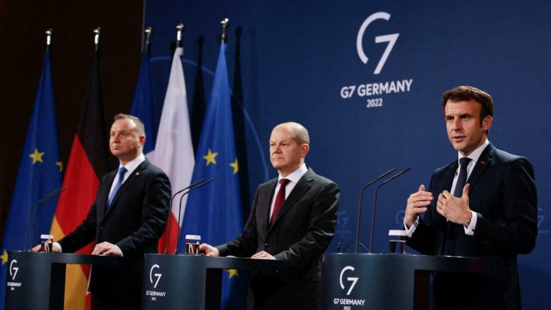 Morawiecki, Scholz and Macron in Berlin last Tuesday.