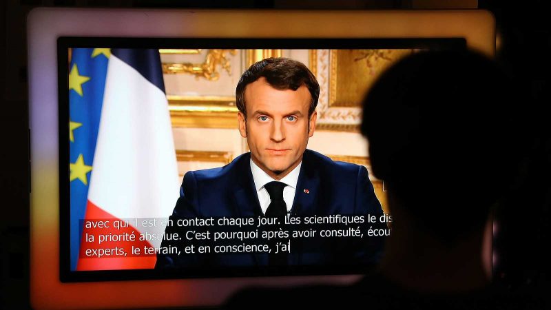 Macron addresses the French to communicate to them the general lockdown, except for going to work, in March 2020. The subsequent vaccination strategy would be given to the American consulting firm McKinsey.