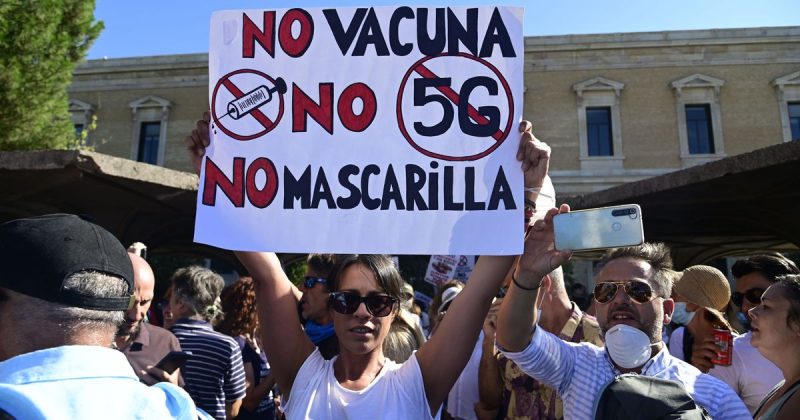 Denialist demonstration in Madrid in August 2020.
