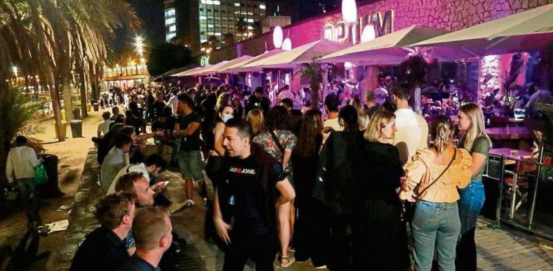 The reopening of nightlife will increase contagions but... contributes to the economic goals and to the "sense of normality" pursued by capital and the state.