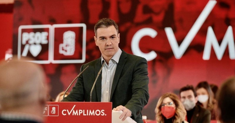 Sánchez yesterday at the rally in which he stated that we must 'live with Omicron as with any other virus.'