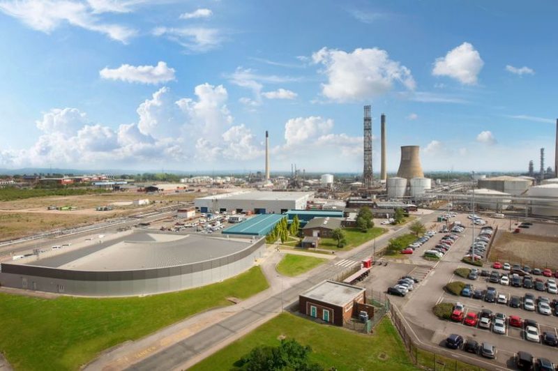 La refinería Essar Stanlow en el puerto de Ellesmere