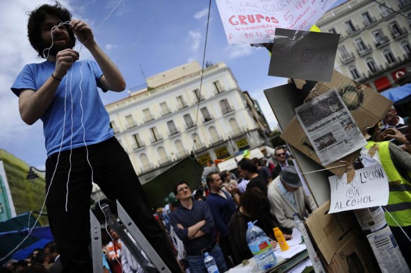Primer día de la acampada en Sol tras el 15M