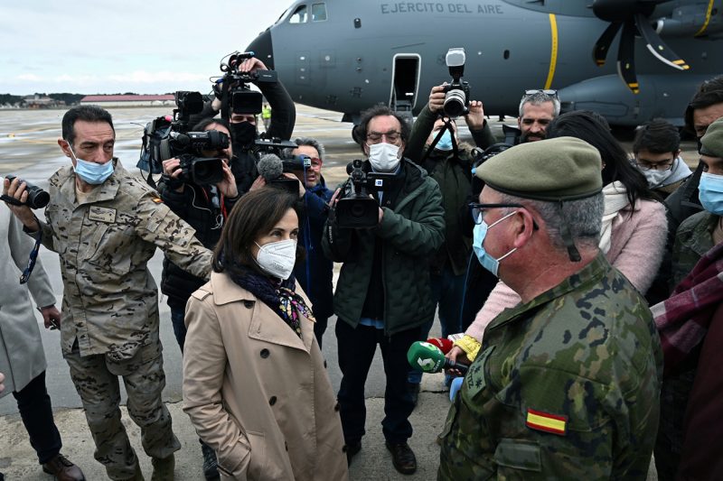 El defensismo ha sido el argumento para el envío de armas y equipamientos desde España y otros 18 países europeos a Ucrania.