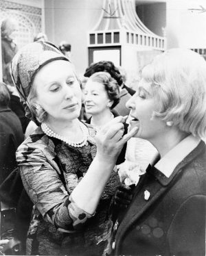Estée Lauder fue una de las empresarias que abrió su negocio en 1946, aprovechando la bajada de precio de la mano de obra producto de la desmovilización de millones de soldados.