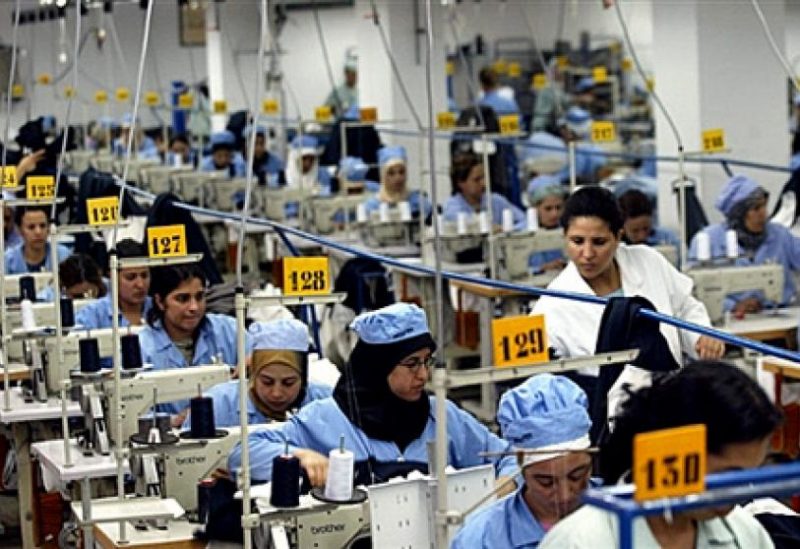 Fábrica textil en Marruecos de capital español. La deslocalización de empresas industriales del textil y el zapato en el Norte y Centro de Marruecos fue una de las principales estrategias del imperialismo español en el país africano a partir de los años noventa.