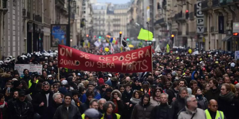 Manifestación en París contra la reforma de pensiones en enero de 2018