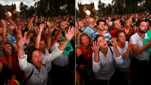 Las bases independentistas que rodeaban el Parlamento catalán en el momento en que Puigdemont declaró la independencia y unos segundos después cuando Puigdemont la dejo en suspenso.