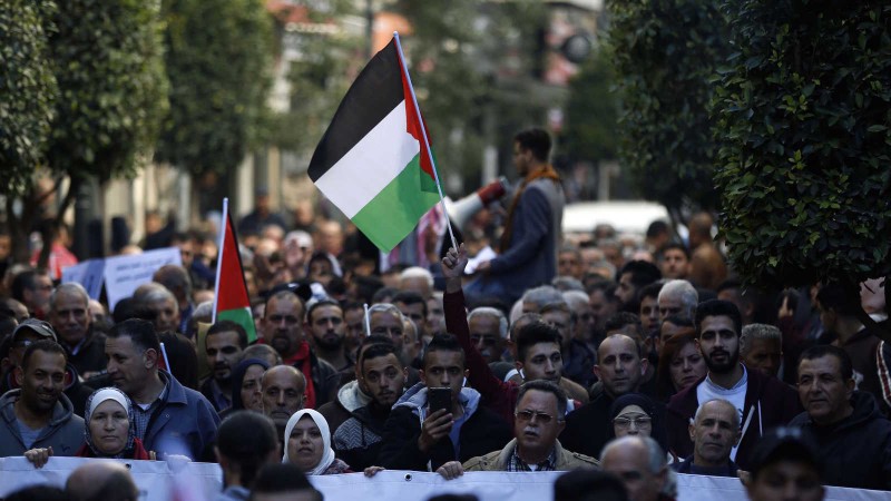 Manifestación de Fatah en Ramallah en apoyo de la «Reconciliación» con Hamas. Hace unos meses una guerra en Gaza parecía todavía una opción indeseable e improbable para Hamás y la ANP.