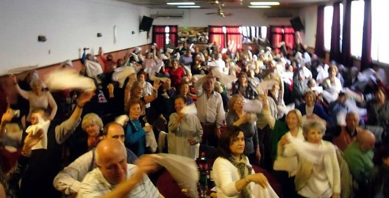 Celebración del día de Galicia en el centro ourensano de Buenos Aires. La «colectividad española» rellenará los huecos de la agenda de Sánchez en Argentina.