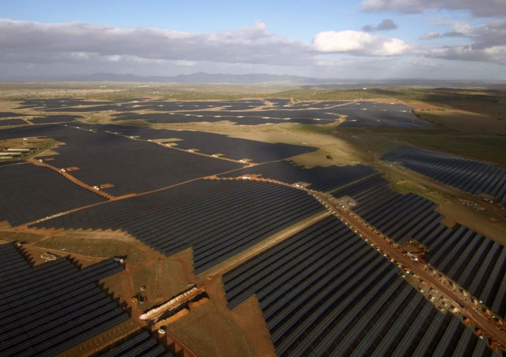 Parque solar Francisco Pizarro en Extremadura. Superficie e inversión gigantesca. Y el mismo paro de siempre.