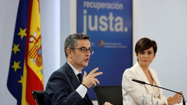El Ministro de Presidencia, Félix Bolaños, comunica a los medios el hackeo mediante Pegasus de los móviles del Presidente Sánchez y la Ministra de Defensa.
