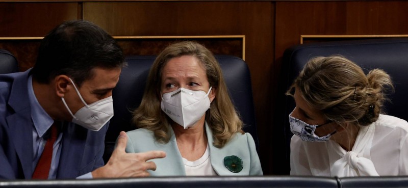 Sánchez, Calviño y Díaz venden una falsa derogación de la reforma laboral de Rajoy que mantendrá los bajos costes de despido y la temporalidad.