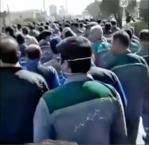 Protesta de trabajadores petroleros en Irán durante la huelga masiva de agosto de 2020