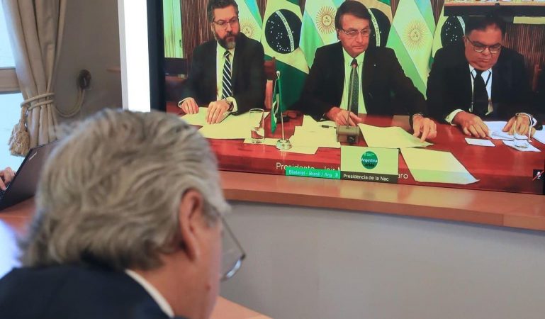 Videoconferencia entre Fernández y Bolsonaro. El presidente brasileño lidera el desmontaje de Mercosur que asfixiaría al capital argentino y llevaría a una nueva etapa el desastre argentino.